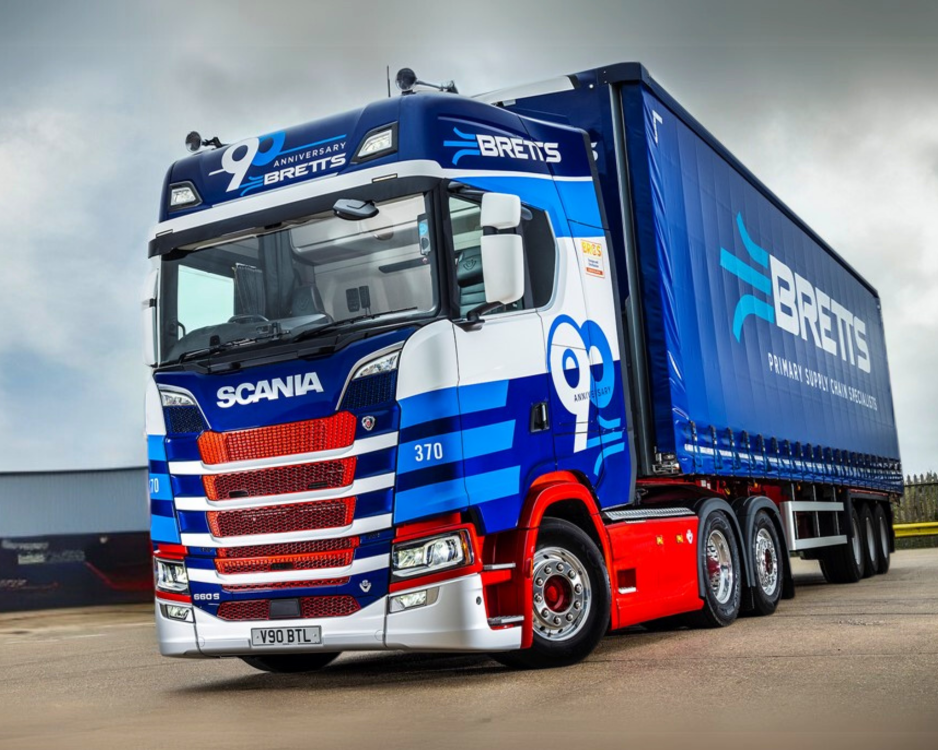 Bretts Transport lorry equipped with Fleet Focus AI-powered fleet safety technology.